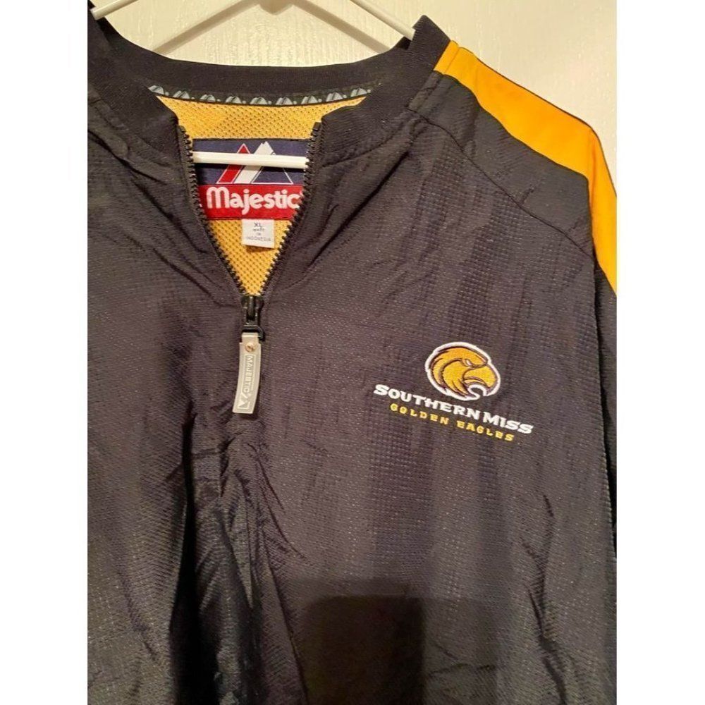Men’s XL Southern Miss pullover